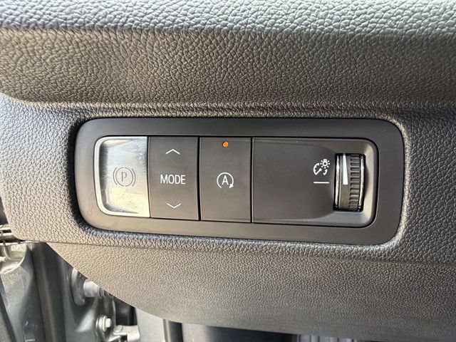 Certified 2025 Chevrolet Traverse LT w/ Driver Confidence Package FWD image 23