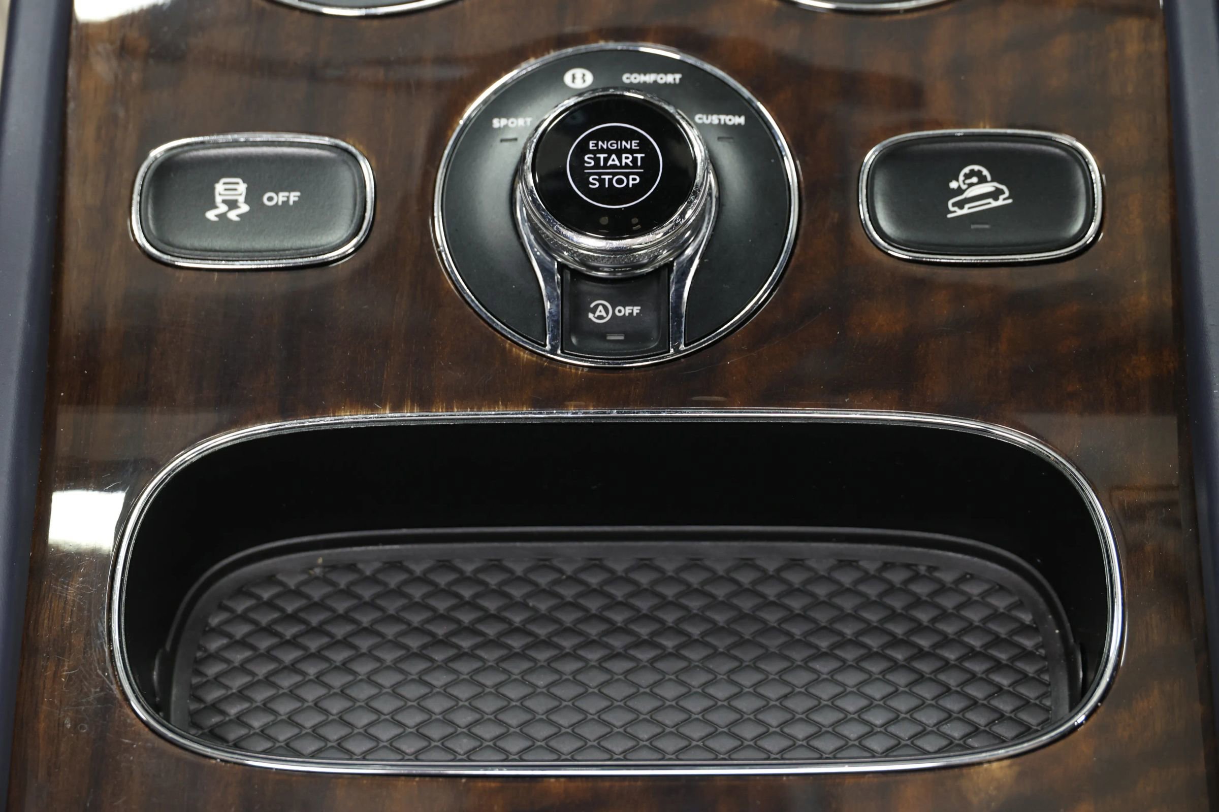 Used 2022 Bentley Bentayga image 58