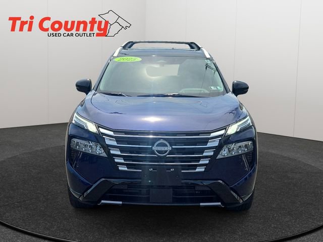 Used 2025 Nissan Rogue Platinum w/ Platinum Premium Package image 2