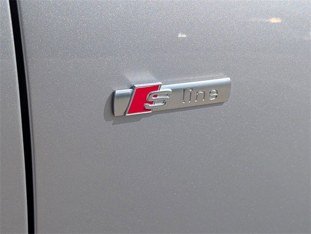 Used 2018 Audi Q3 2.0T Premium w/ Convenience Package image 16