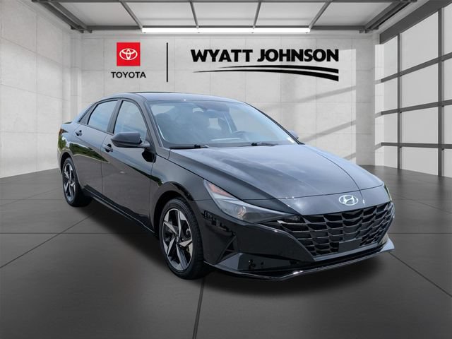 Used 2023 Hyundai Elantra SEL w/ Convenience Package FWD image 7