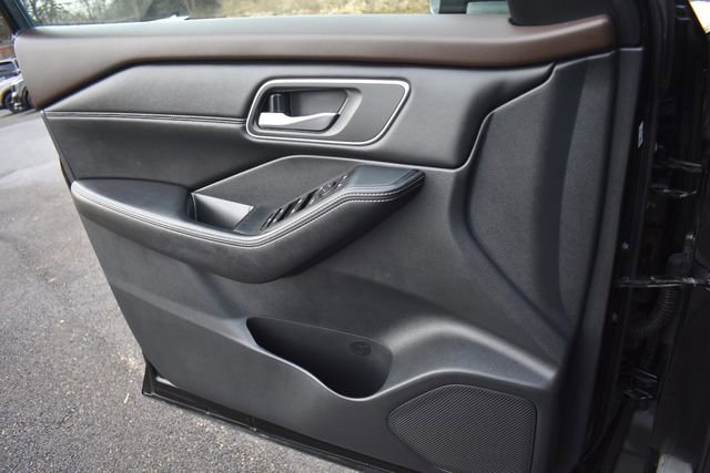 Used 2021 Nissan Rogue SV w/ Premium Package image 33