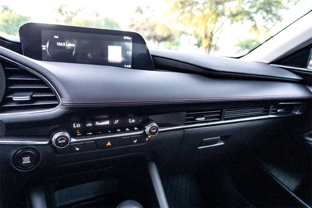 Used 2025 MAZDA MAZDA3 s image 23