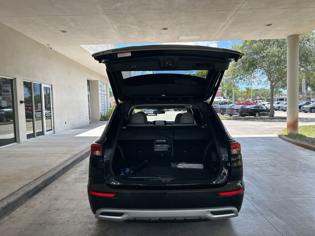 New 2025 Mitsubishi Outlander SEL image 38