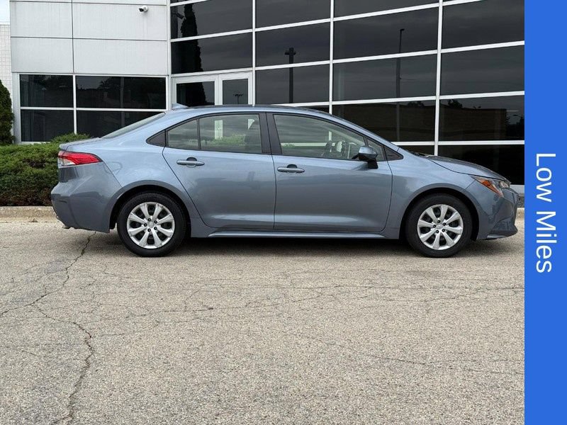 Used 2021 Toyota Corolla LE FWD image 2