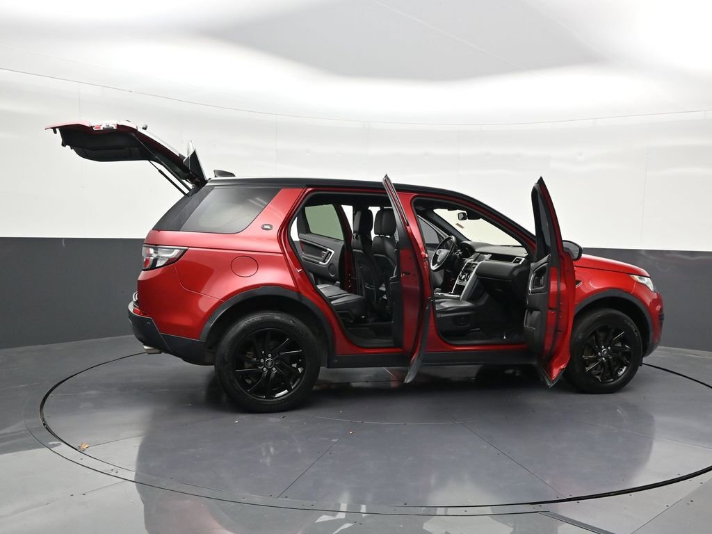 Used 2018 Land Rover Discovery Sport SE image 30