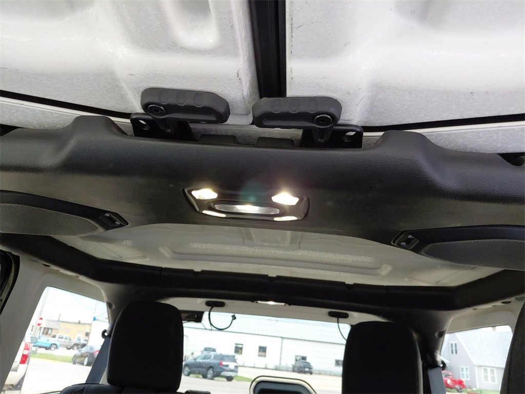 Used 2021 Jeep Wrangler Unlimited Rubicon image 36