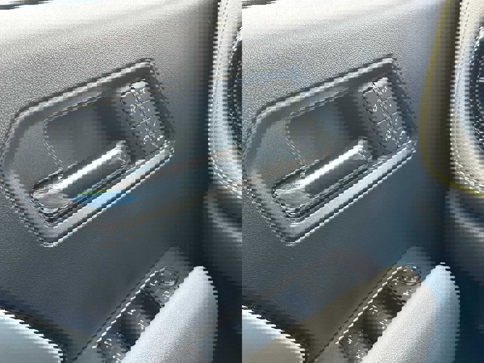 New 2025 Chevrolet Colorado ZR2 w/ ZR2 Bison Edition image 33