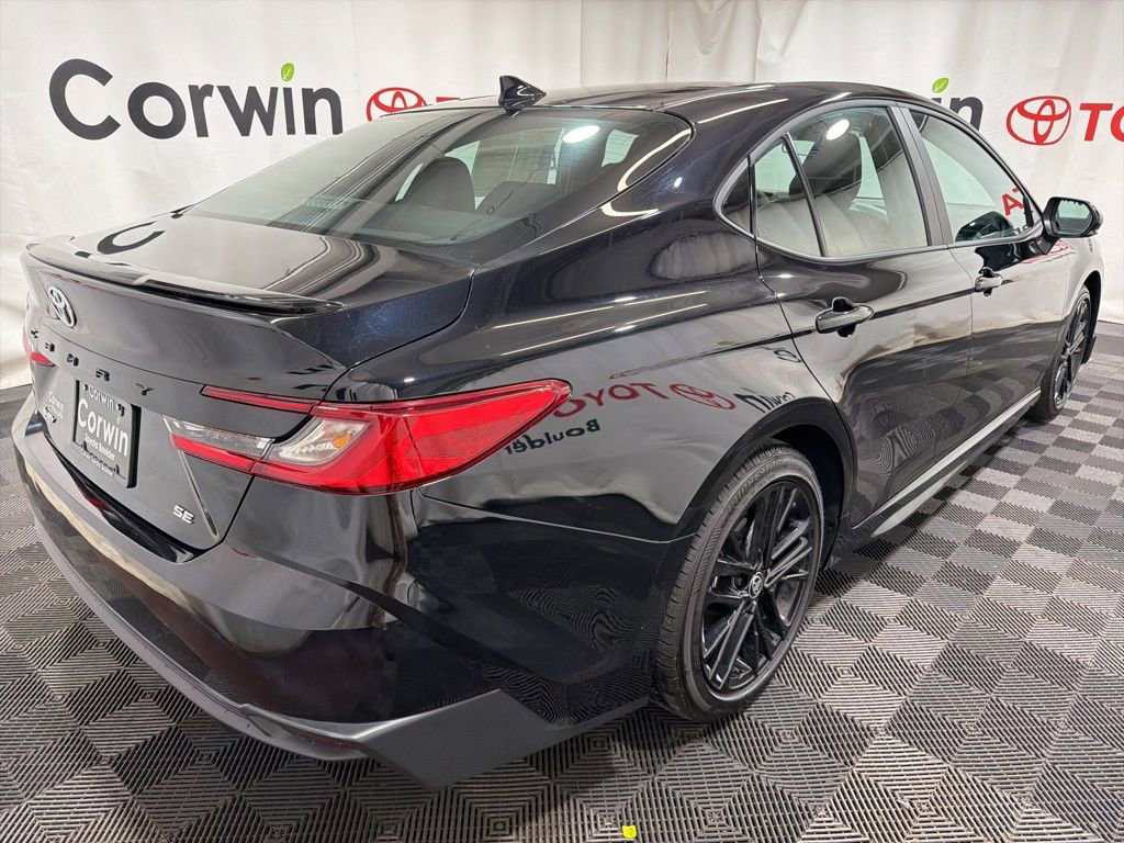 Used 2025 Toyota Camry SE image 7