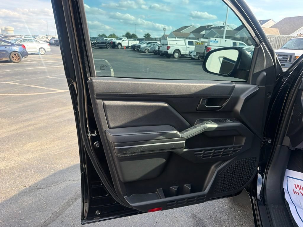 Used 2024 Toyota Tacoma SR AWD/4WD image 26