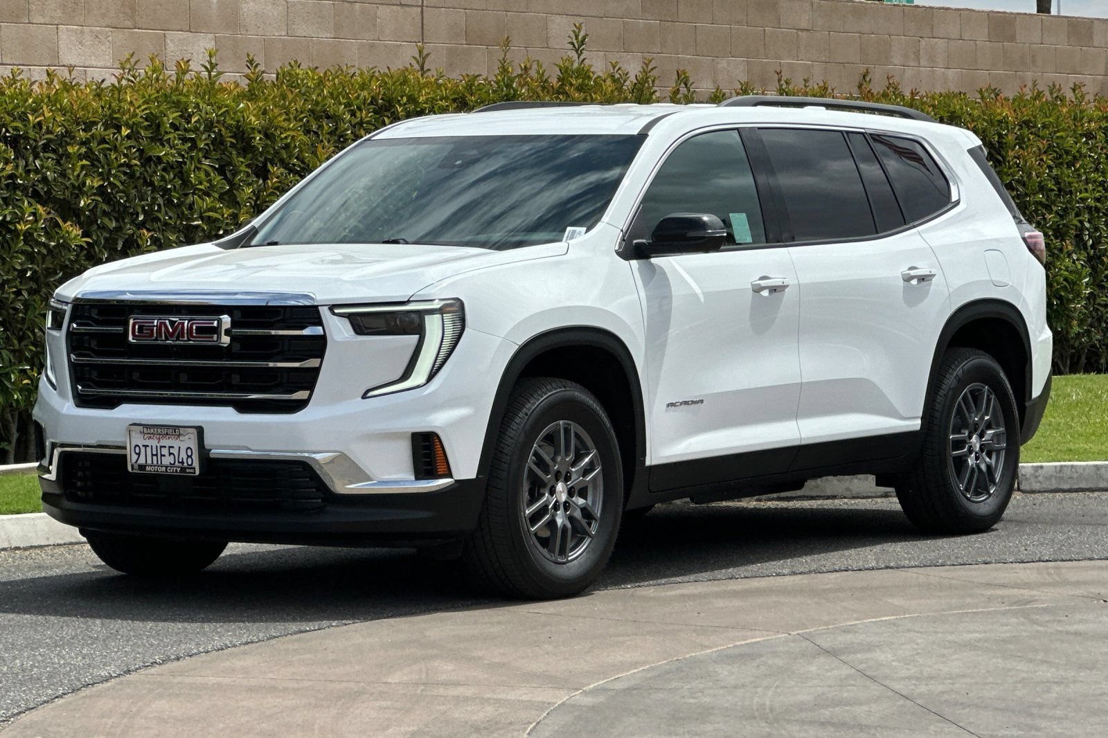 Certified 2025 GMC Acadia Elevation FWD image 8
