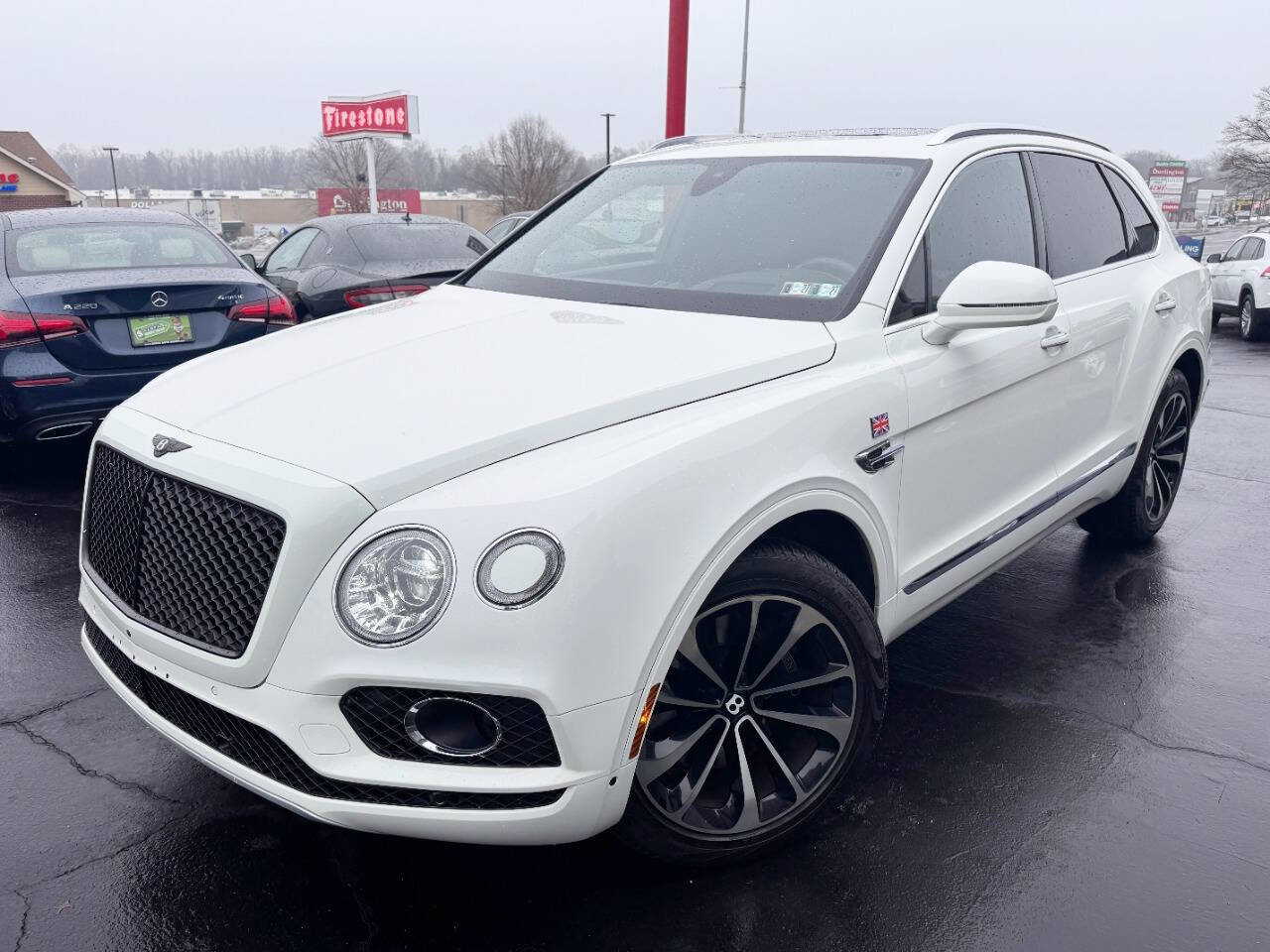 Used 2018 Bentley Bentayga Activity image 2