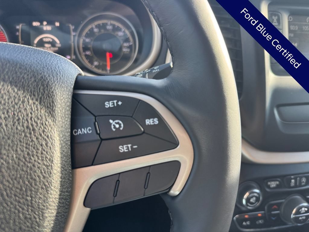 Used 2017 Jeep Cherokee Latitude w/ Comfort/Convenience Group FWD image 42