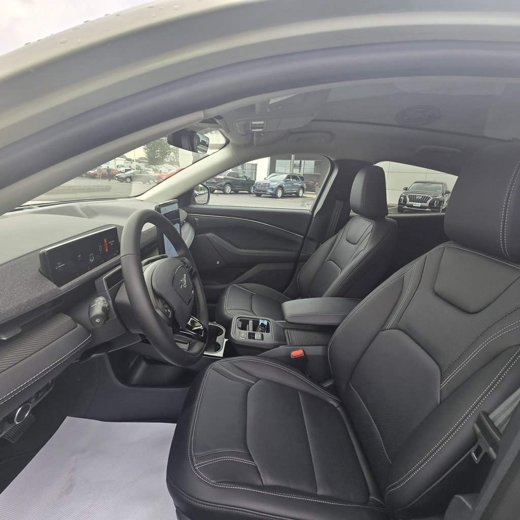 New 2025 Ford Mustang Mach-E Premium image 21