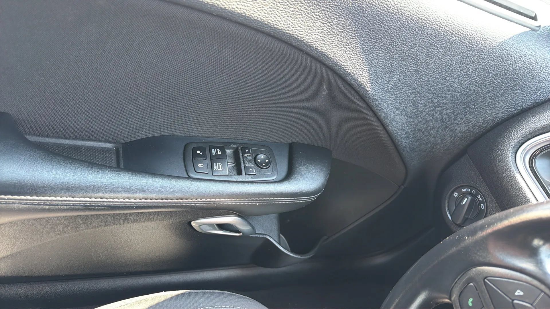 Used 2022 Dodge Challenger SXT RWD image 21
