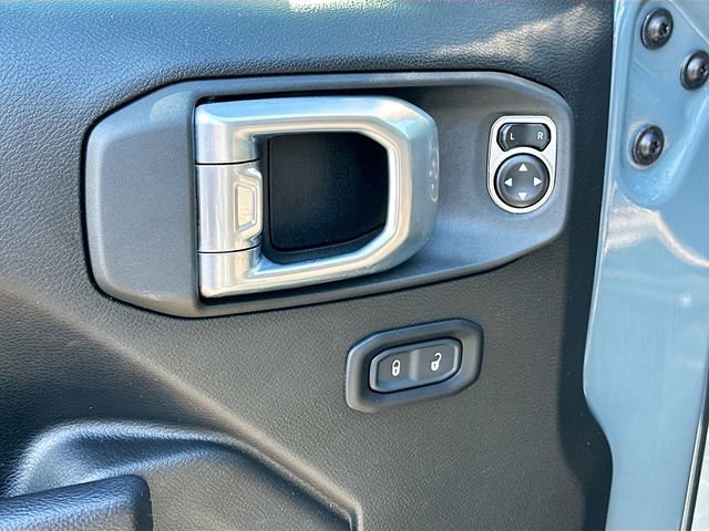 Used 2024 Jeep Wrangler Unlimited Rubicon w/ XTREMEE 35" Tire Package image 17