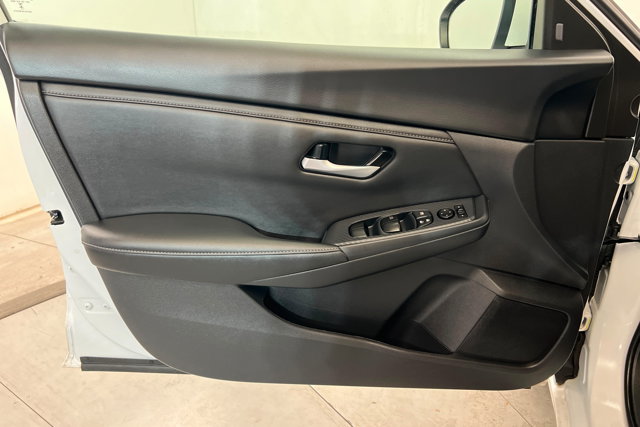 Used 2025 Nissan Sentra SV FWD image 15