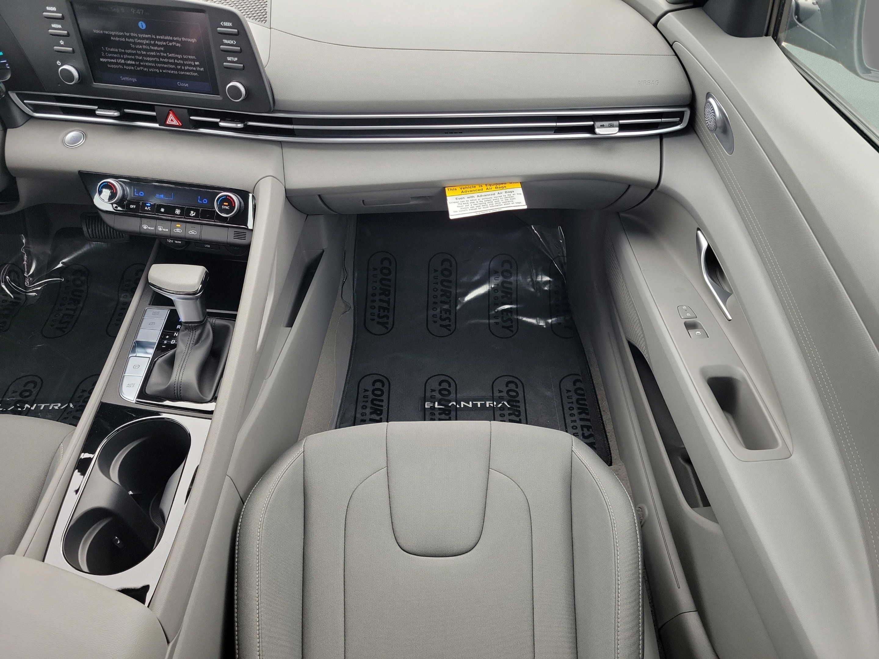 Certified 2025 Hyundai Elantra Hybrid FWD image 11