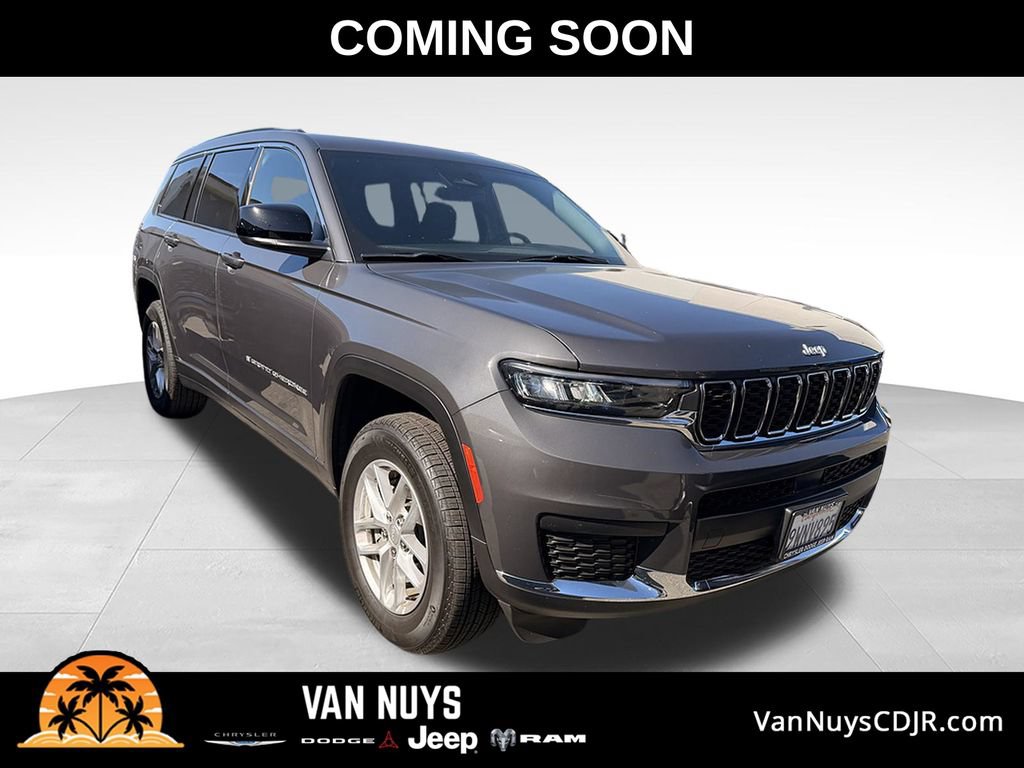 Used 2025 Jeep Grand Cherokee L Laredo RWD image 1