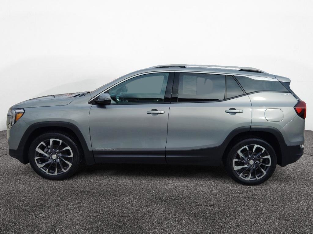 Used 2023 GMC Terrain SLT w/ Tech Package image 4
