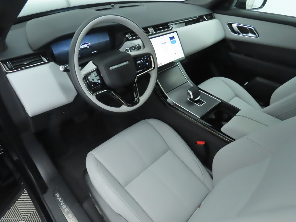 Used 2026 Land Rover Range Rover Velar S AWD/4WD image 9