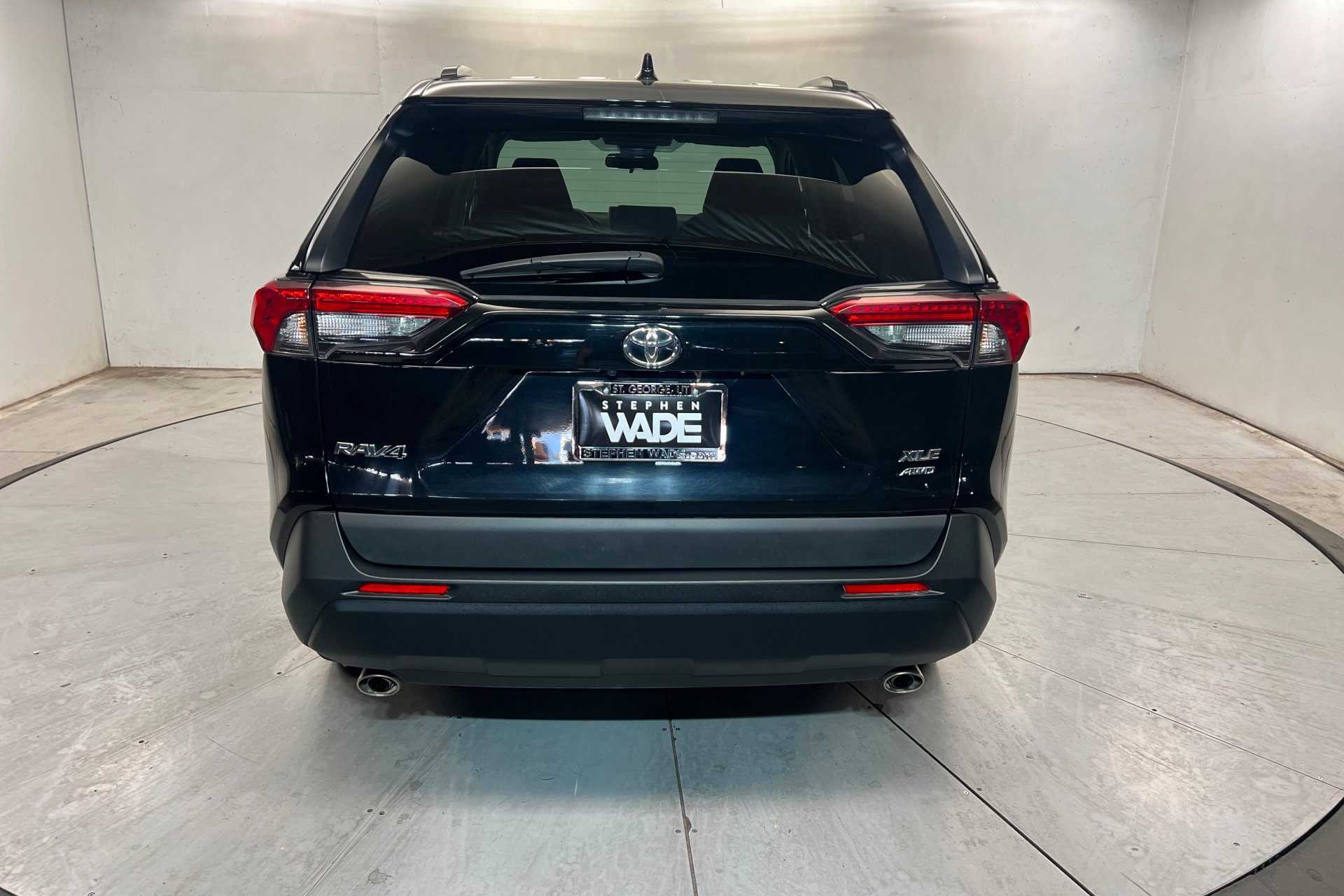 Used 2025 Toyota RAV4 XLE AWD/4WD image 4