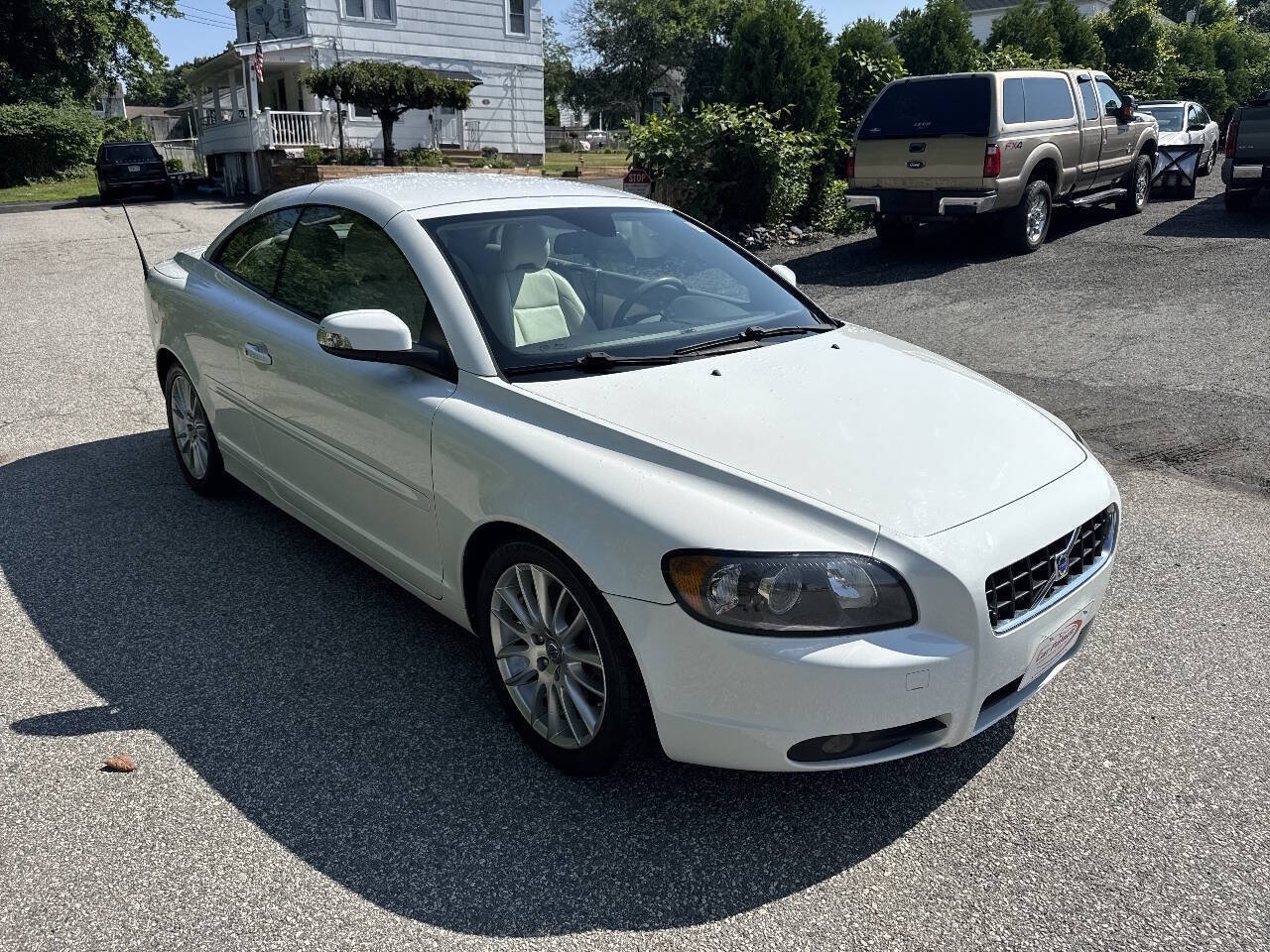 Used 2009 Volvo C70 T5 FWD image 2