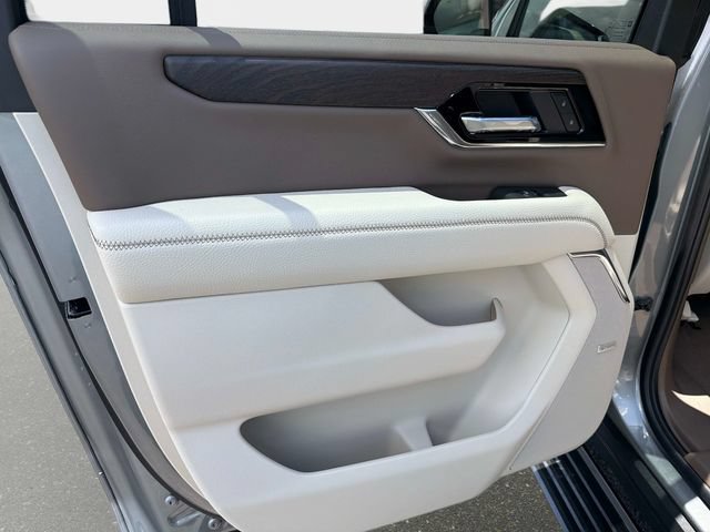 New 2026 GMC Yukon XL Denali w/ Denali Reserve Package AWD/4WD image 11