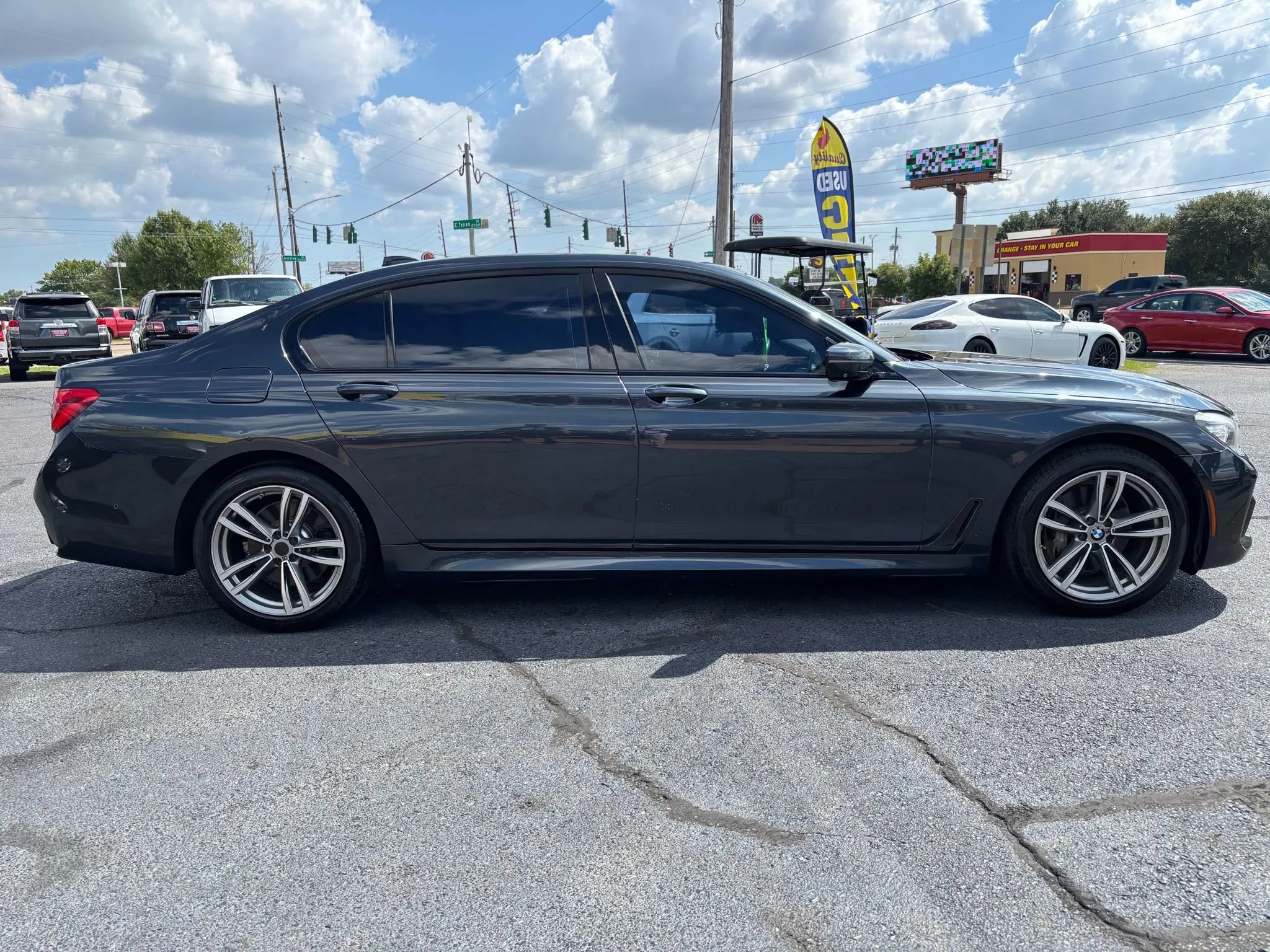 Used 2016 BMW 740i image 18