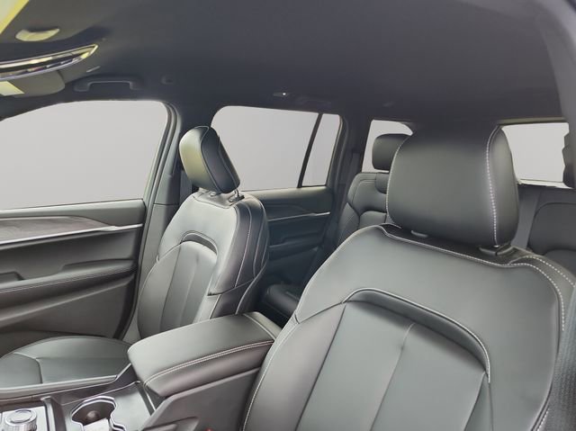 New 2025 Jeep Grand Cherokee Limited image 24