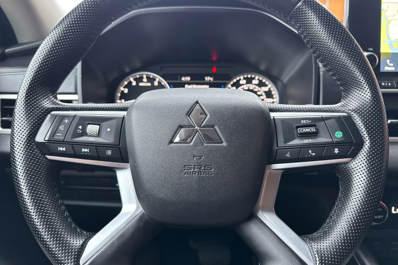 Used 2024 Mitsubishi Outlander SE image 28