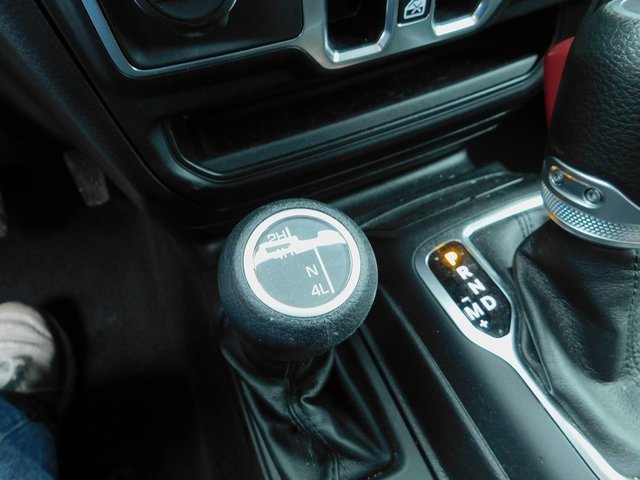 Used 2023 Jeep Gladiator Willys image 28