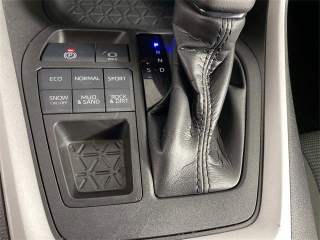Used 2021 Toyota RAV4 LE image 21