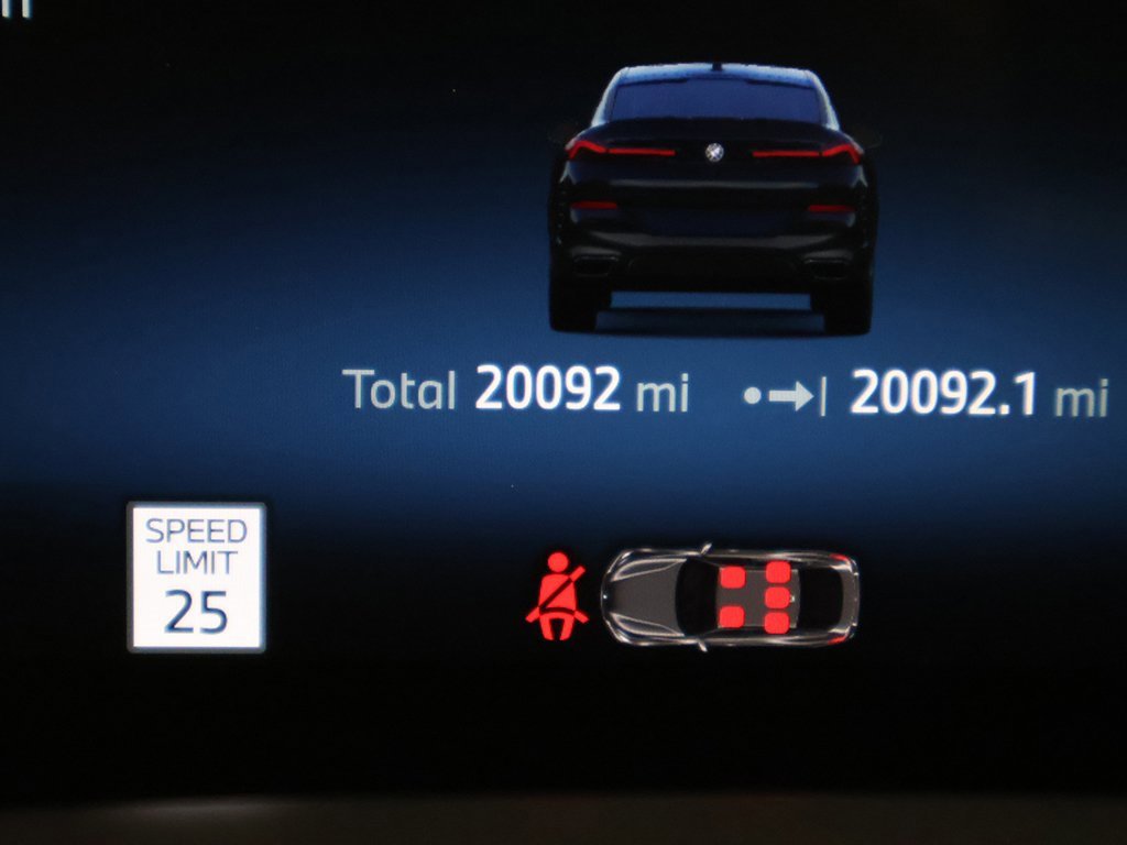 Used 2025 BMW X6 xDrive40i w/ Climate Comfort Package image 43