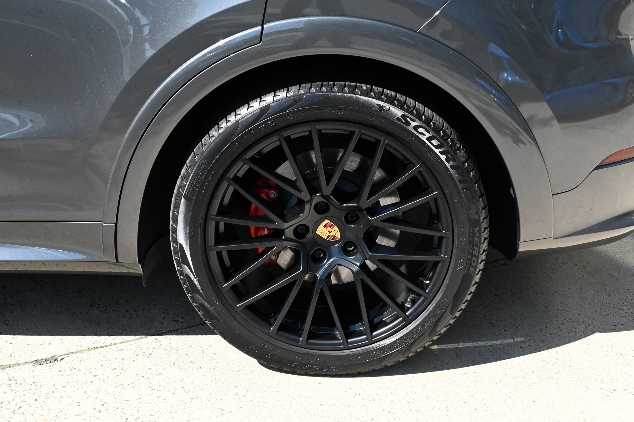 Used 2023 Porsche Cayenne GTS AWD/4WD image 10