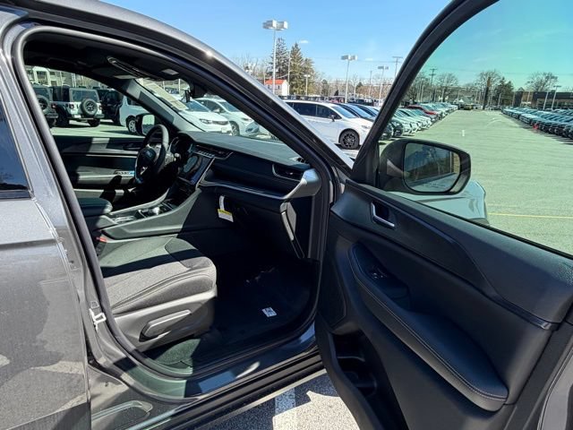 New 2026 Jeep Grand Cherokee Laredo X AWD/4WD image 27