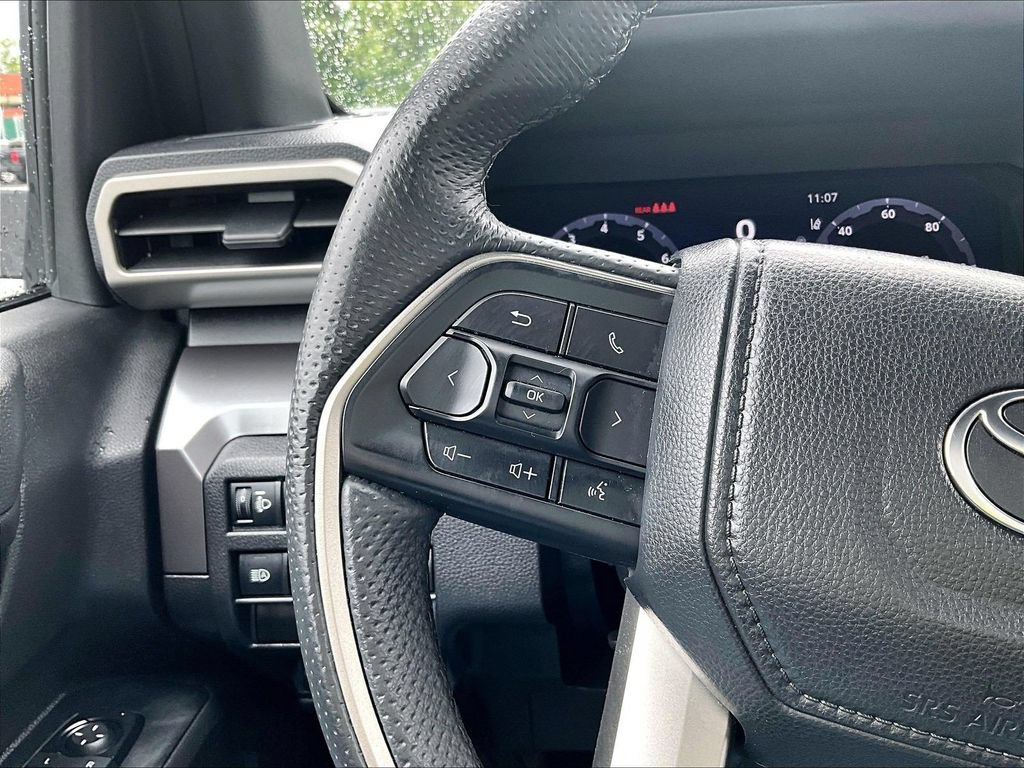 Used 2025 Toyota Tacoma TRD Off-Road AWD/4WD image 22