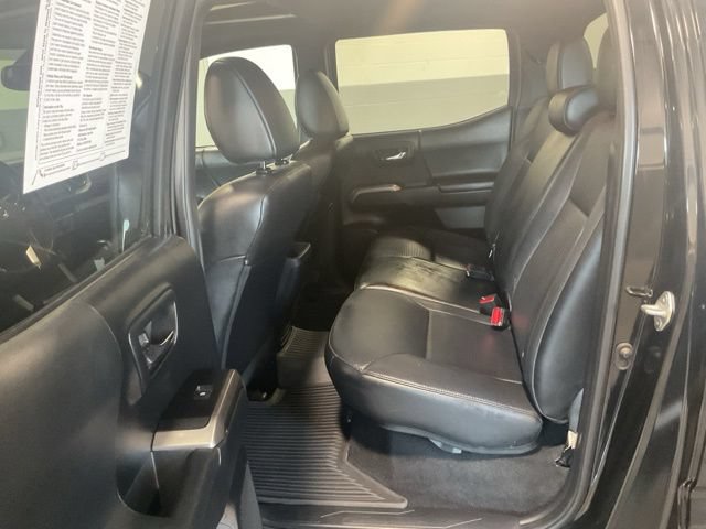 Used 2022 Toyota Tacoma Limited w/ Nightshade Package AWD/4WD image 28