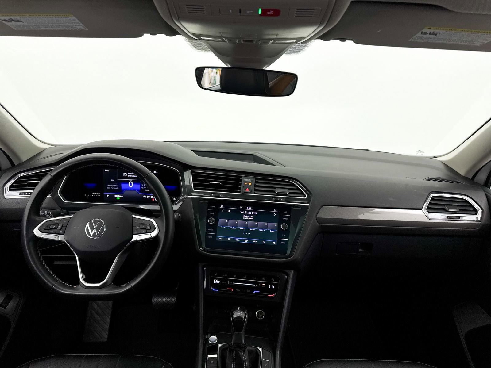 Used 2022 Volkswagen Tiguan SE FWD image 18
