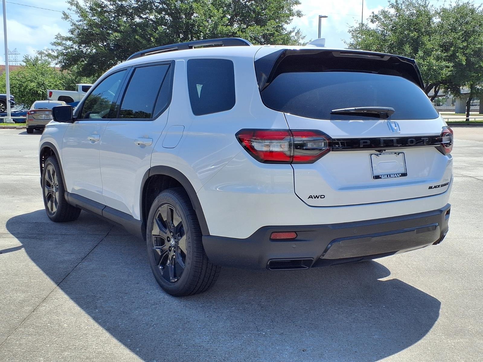 New 2026 Honda Pilot Black Edition image 2