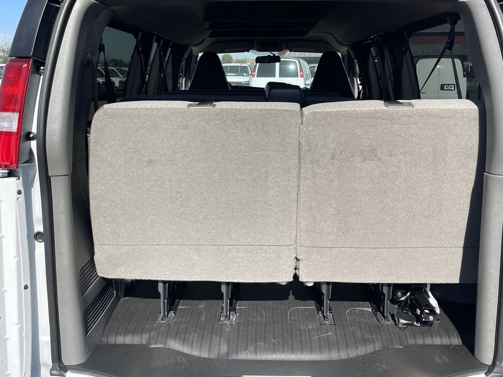 New 2025 GMC Savana 3500 LS image 25