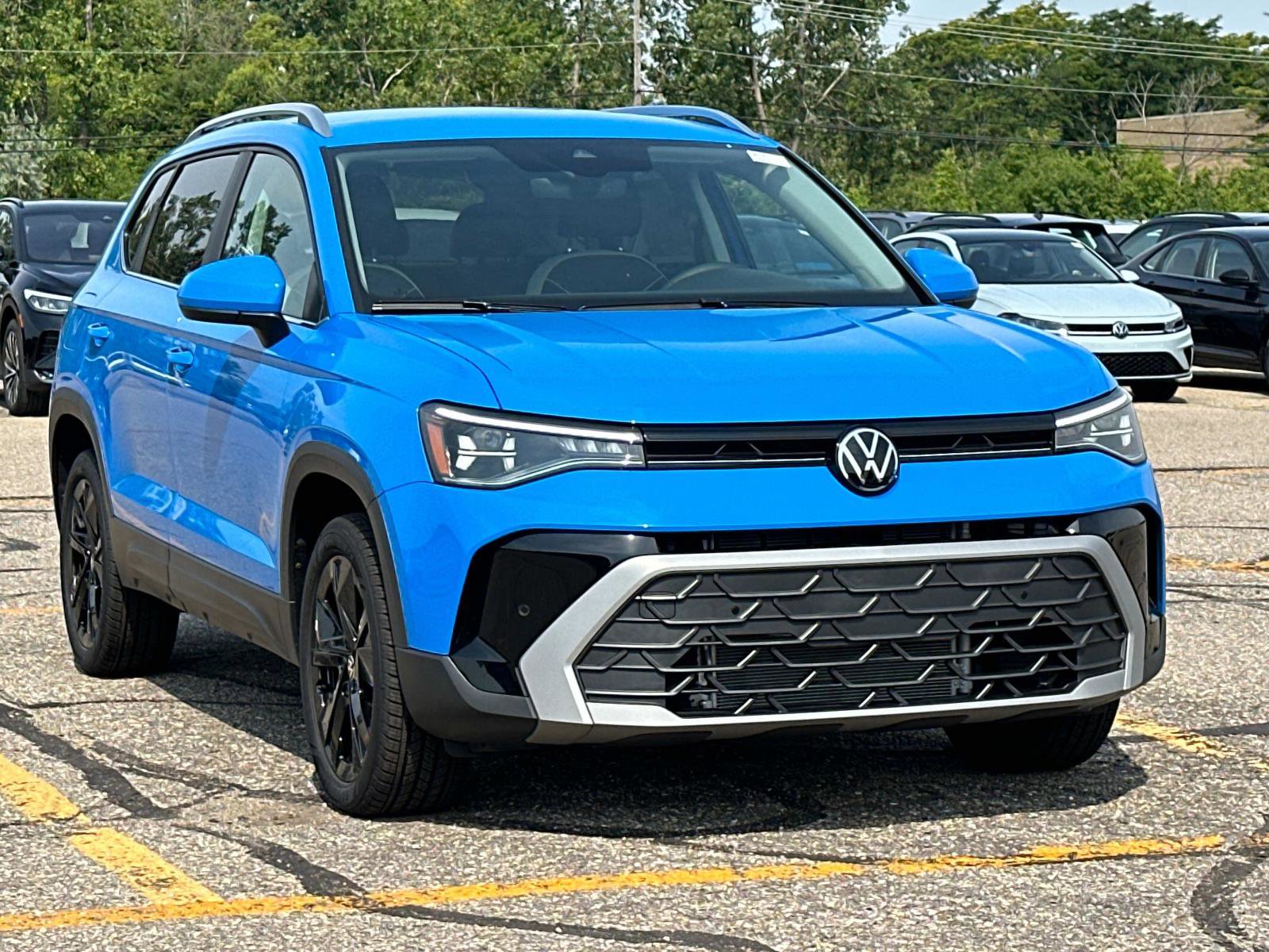 New 2025 Volkswagen Taos SE image 7