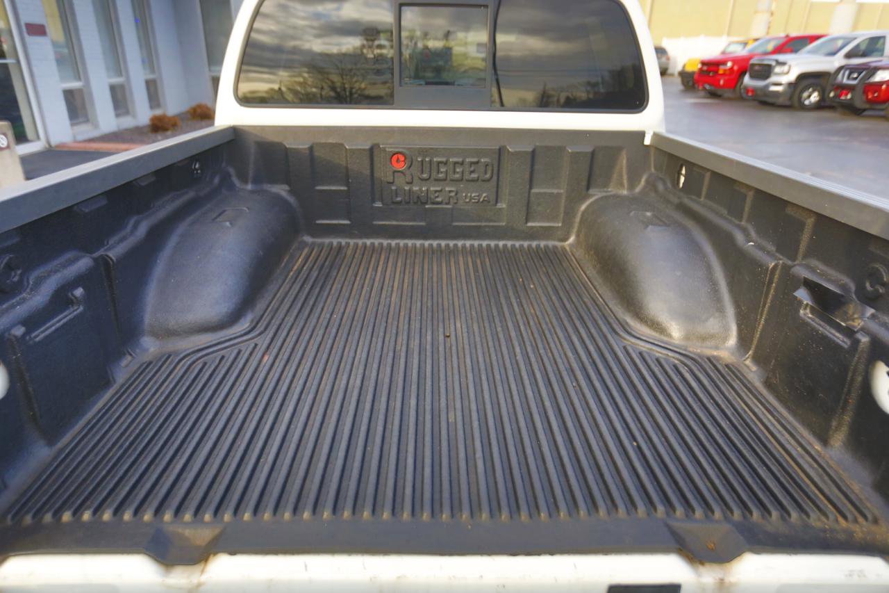 Used 2016 Nissan Frontier SV image 11