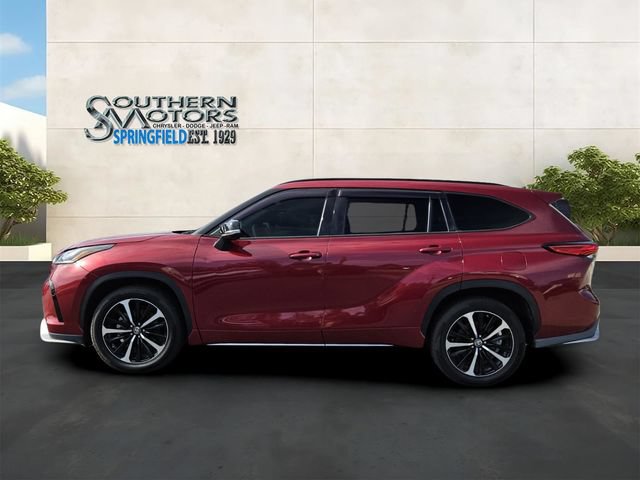 Used 2021 Toyota Highlander XSE AWD/4WD image 2