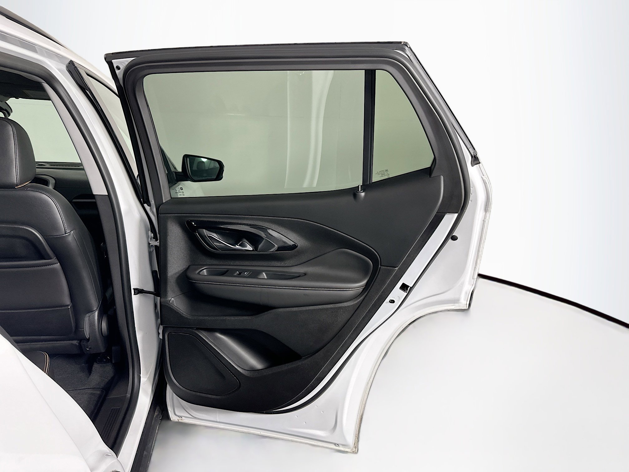 Used 2024 GMC Terrain AT4 image 32