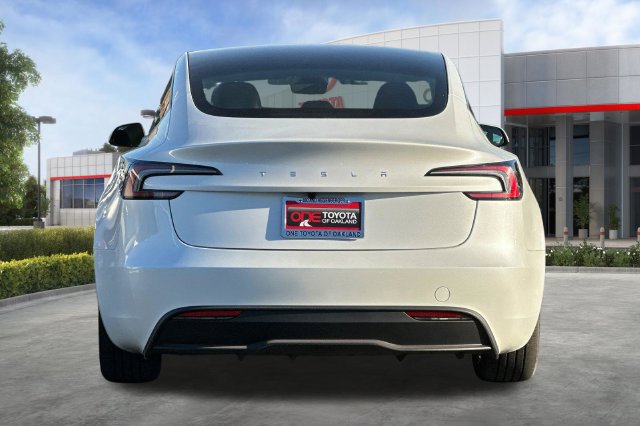 Used 2024 Tesla Model 3 Standard Range RWD image 5
