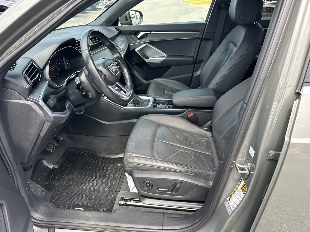 Used 2020 Audi Q3 2.0T Premium w/ Convenience Package AWD/4WD image 9