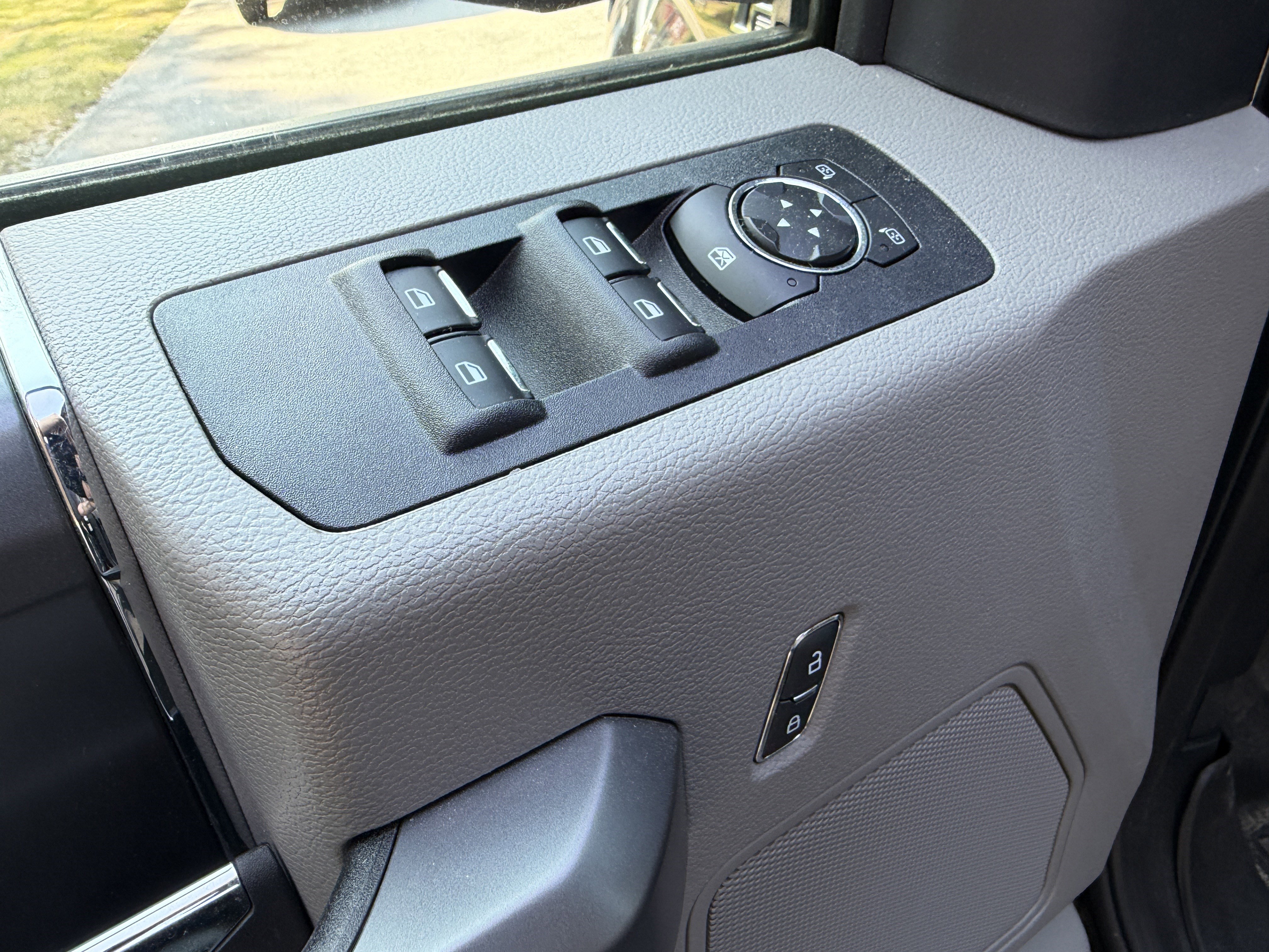 Used 2020 Ford F150 XLT w/ Equipment Group 302A Luxury image 6