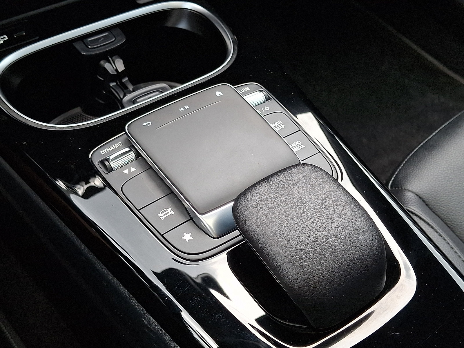 Certified 2022 Mercedes-Benz CLA 250 4MATIC image 16