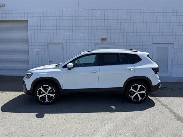 New 2025 Volkswagen Taos SEL image 3